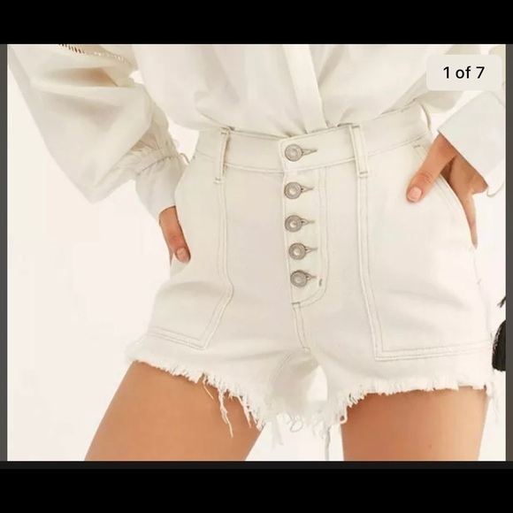 Free People We The Free Jesse Carpenter Button Fly Raw Hem Jean Shorts Size 24 - Picture 1 of 9